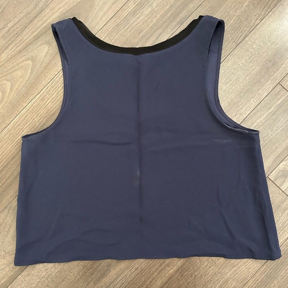 Babaton crop top - Picture 2 of 3